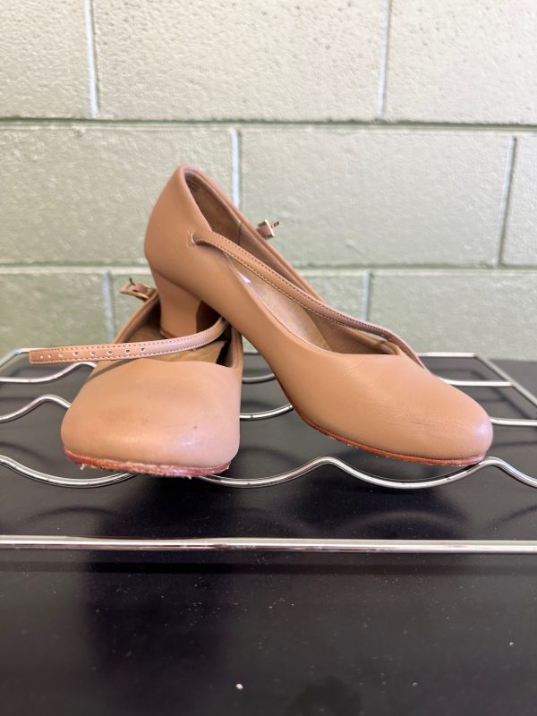 *Resale* Capezio Character Shoes 4.5M